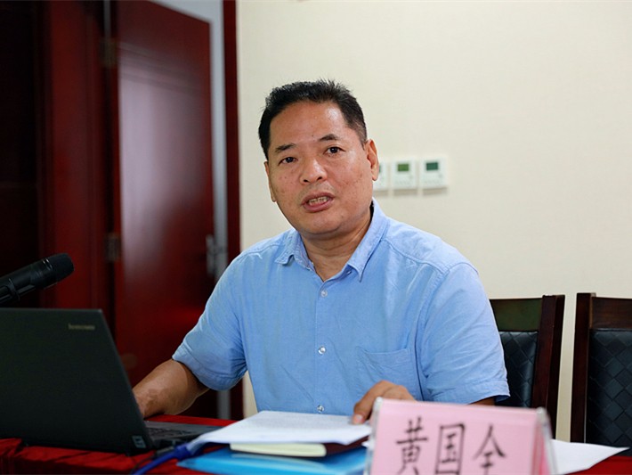 1472172954226007mdzb.jpg 黄国全讲党课.jpg